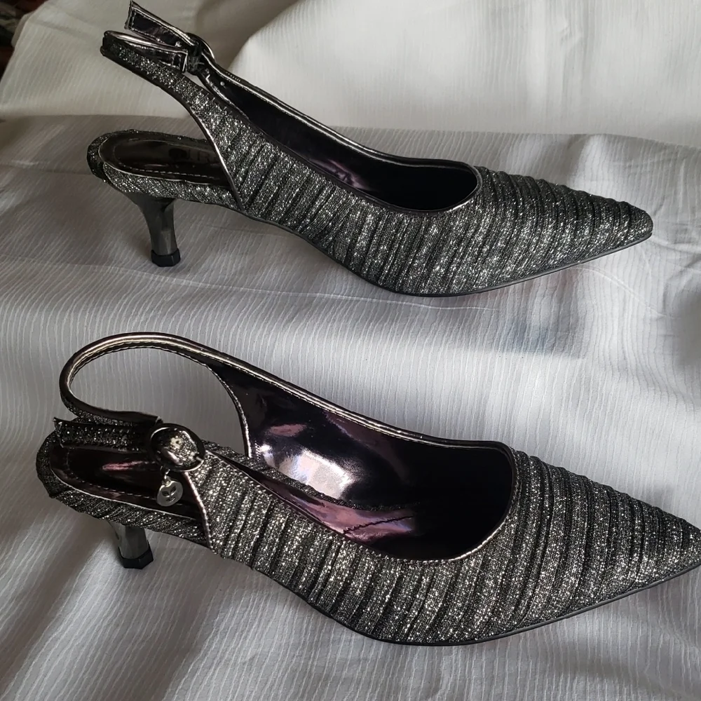 J.Reneé Batista Sophisticated Silver Slingback Heels with Textured Design,New - Picture 1 of 8